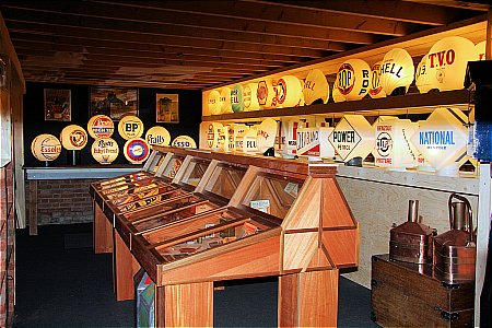 GARAGE DISPLAY CABINET - click to enlarge